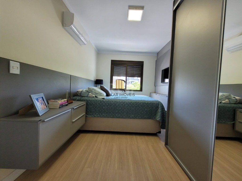 Excelente apartamento 2 dormitórios com box duplo próximo ao Zaffari Cabral