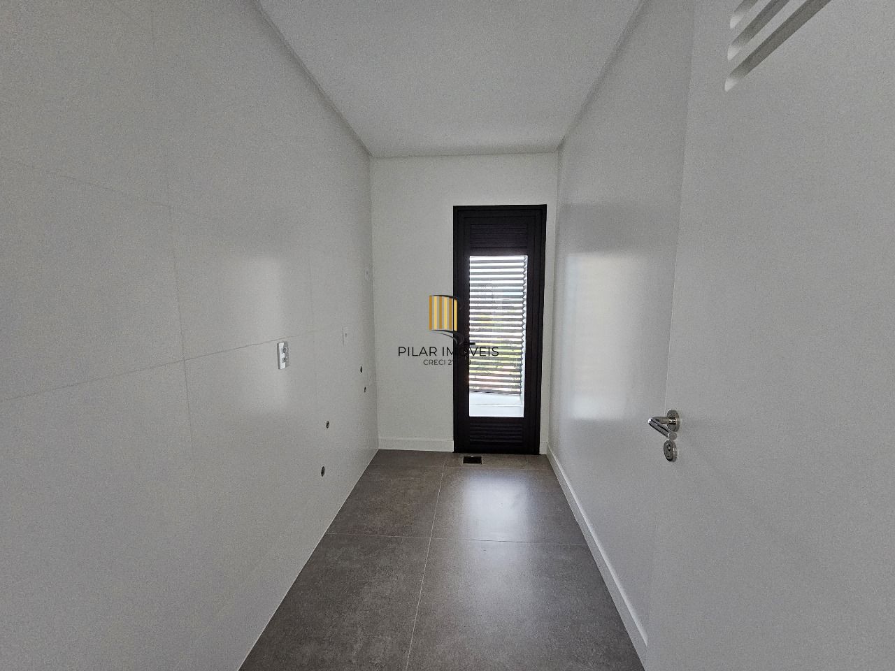 APARTAMENTO DE LUXO NO BLUE WAVES RESIDENCES EM PIÇARRA- SC COM VISTA PARA O MAR - ALTO PADRÃO