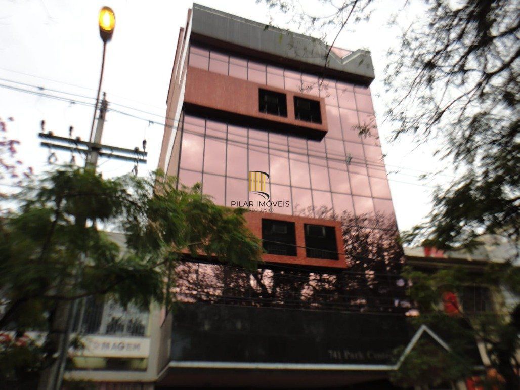 EXCELENTE SALA COMERCIAL COM GARDEN E VAGA EM FRENTE AO BRICK DA REDENÇÃO - Pilar Imóveis