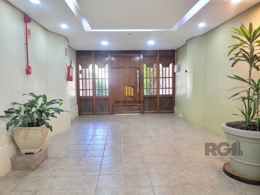 Apartamento 2 dormitórios no bairro Azenha