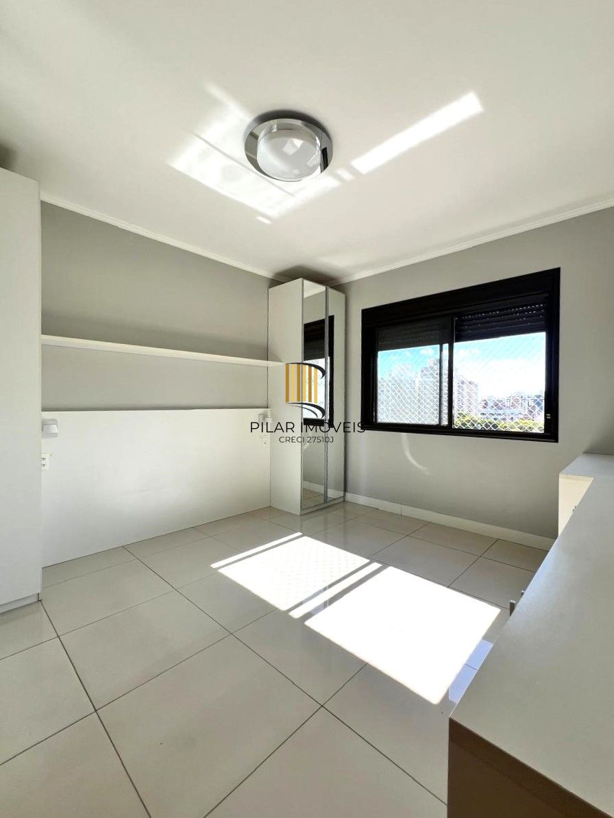 Apartamento 2 dormitórios semimobiliado com box duplo e Infra no Menino Deus