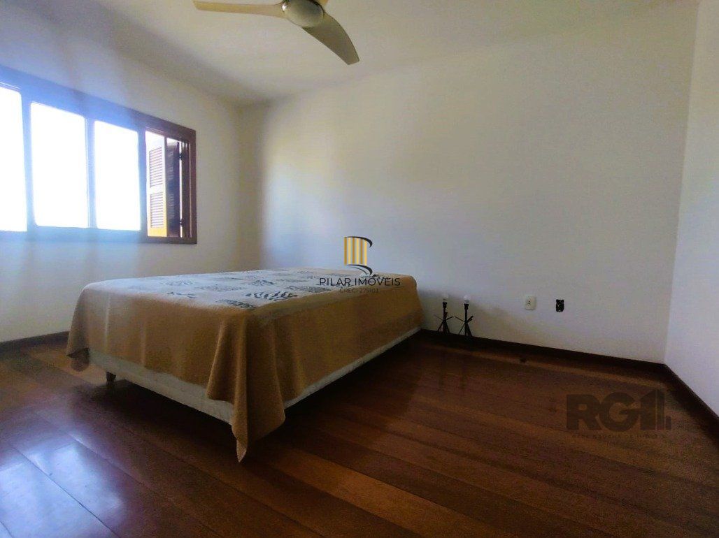 lindíssima e confortável casa com 3 quartos, piscina e 3 vagas no Parque Santa Fé em Porto Alegre!