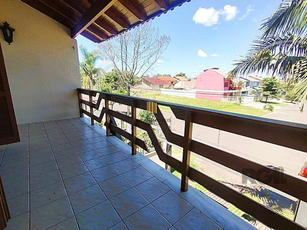 lindíssima e confortável casa com 3 quartos, piscina e 3 vagas no Parque Santa Fé em Porto Alegre!