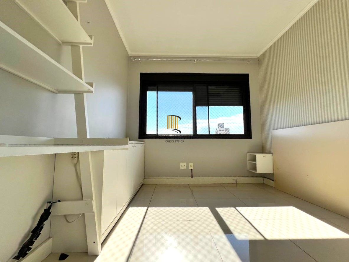 Apartamento 2 dormitórios semimobiliado com box duplo e Infra no Menino Deus