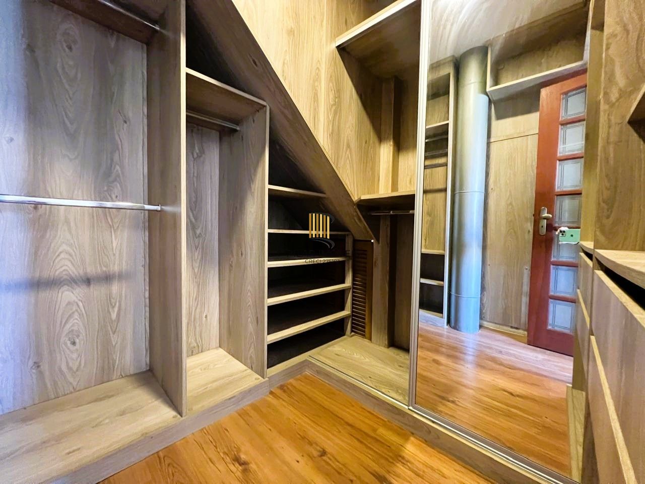 INCRÍVEL CASA COM LAREIRA E ESPAÇO GOOURMET EM CONDOMINIO NO BAIRRO IPANEMA!