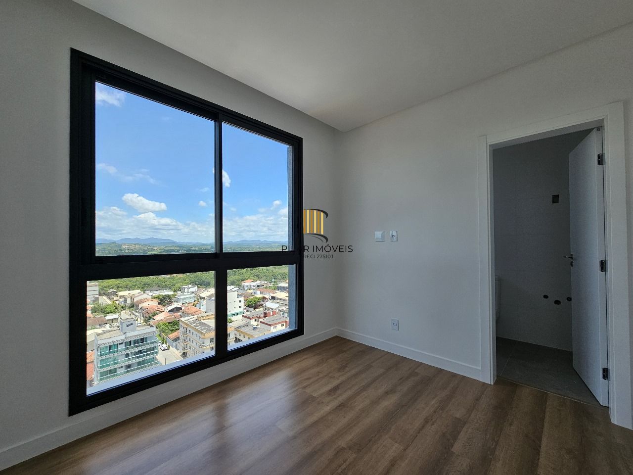 APARTAMENTO DE LUXO NO BLUE WAVES RESIDENCES EM PIÇARRA- SC COM VISTA PARA O MAR - ALTO PADRÃO