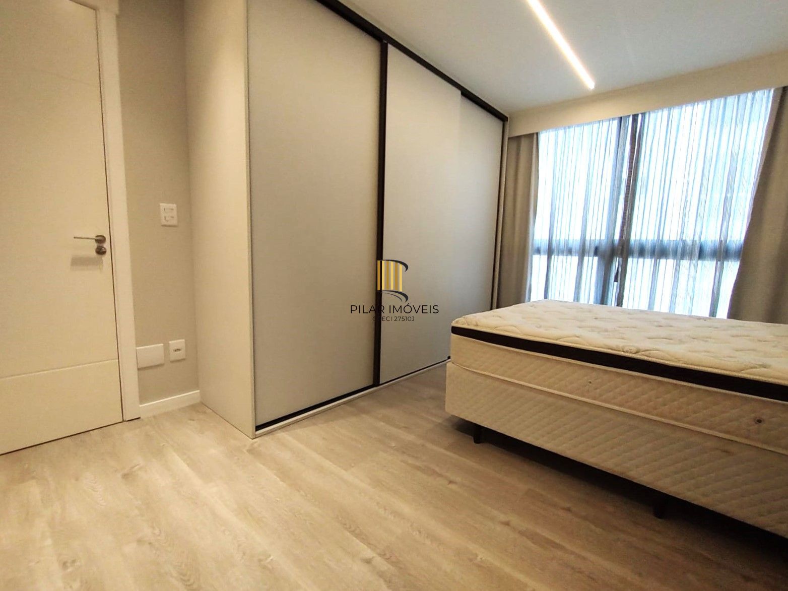 Lindo Duplex 2 dormitórios todo reformado na Dona Laura