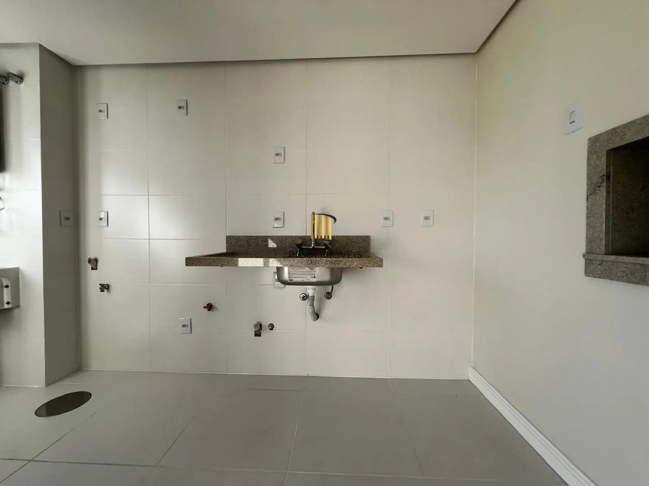 Apartamento 1 dormitório com vaga no Mont´t Serrat