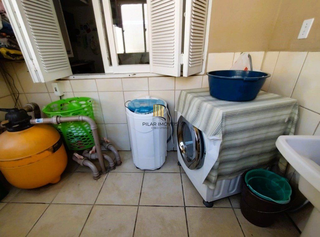 Casa 3 dormitórios no bairro Vila Cachoeirinha