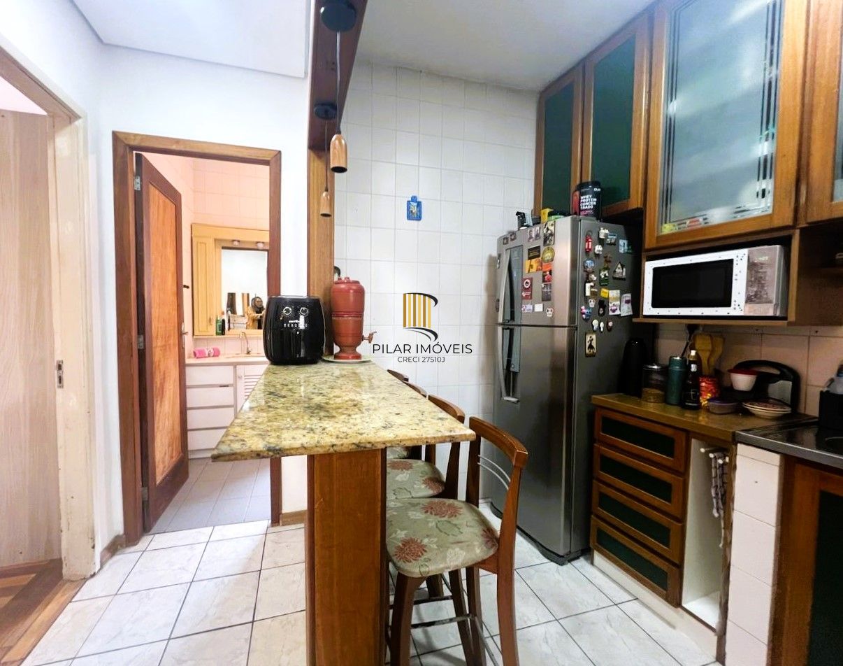 APARTAMENTO 3 DORMITÓRIOS NO BAIRRO BOM FIM PRÓXIMO A UFRGS E PARQUE REDENÇÃO.