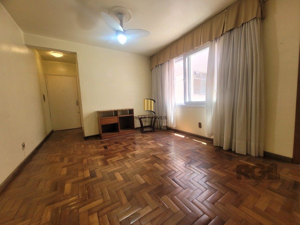 Apartamento 2 dormitórios no bairro Azenha