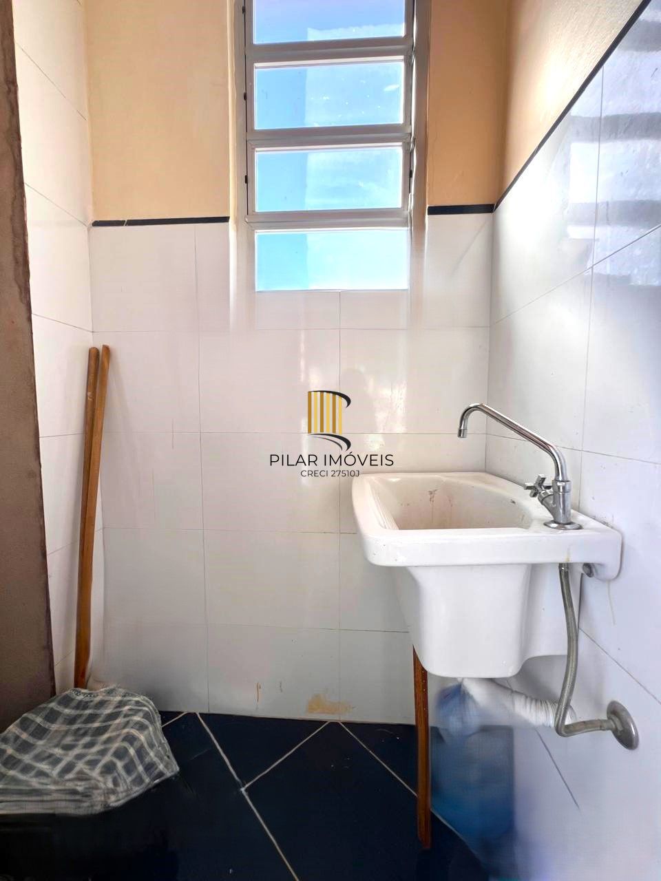 Apartamento 3 dormitórios em Frente a Faculdade de Odonto  e  Hosp. Clínicas