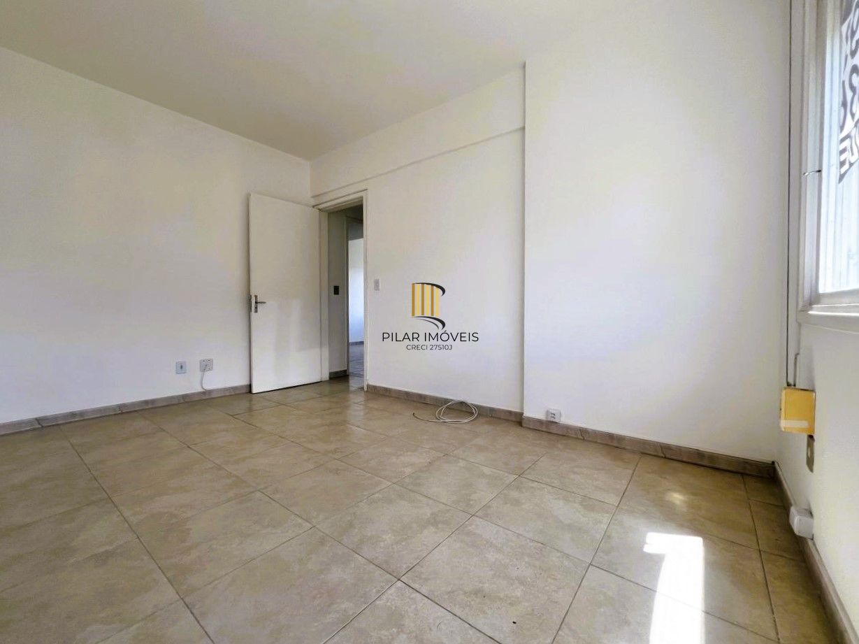 Apartamento 2 dormitórios com dependência em andar alto no Bairro Bom Fim