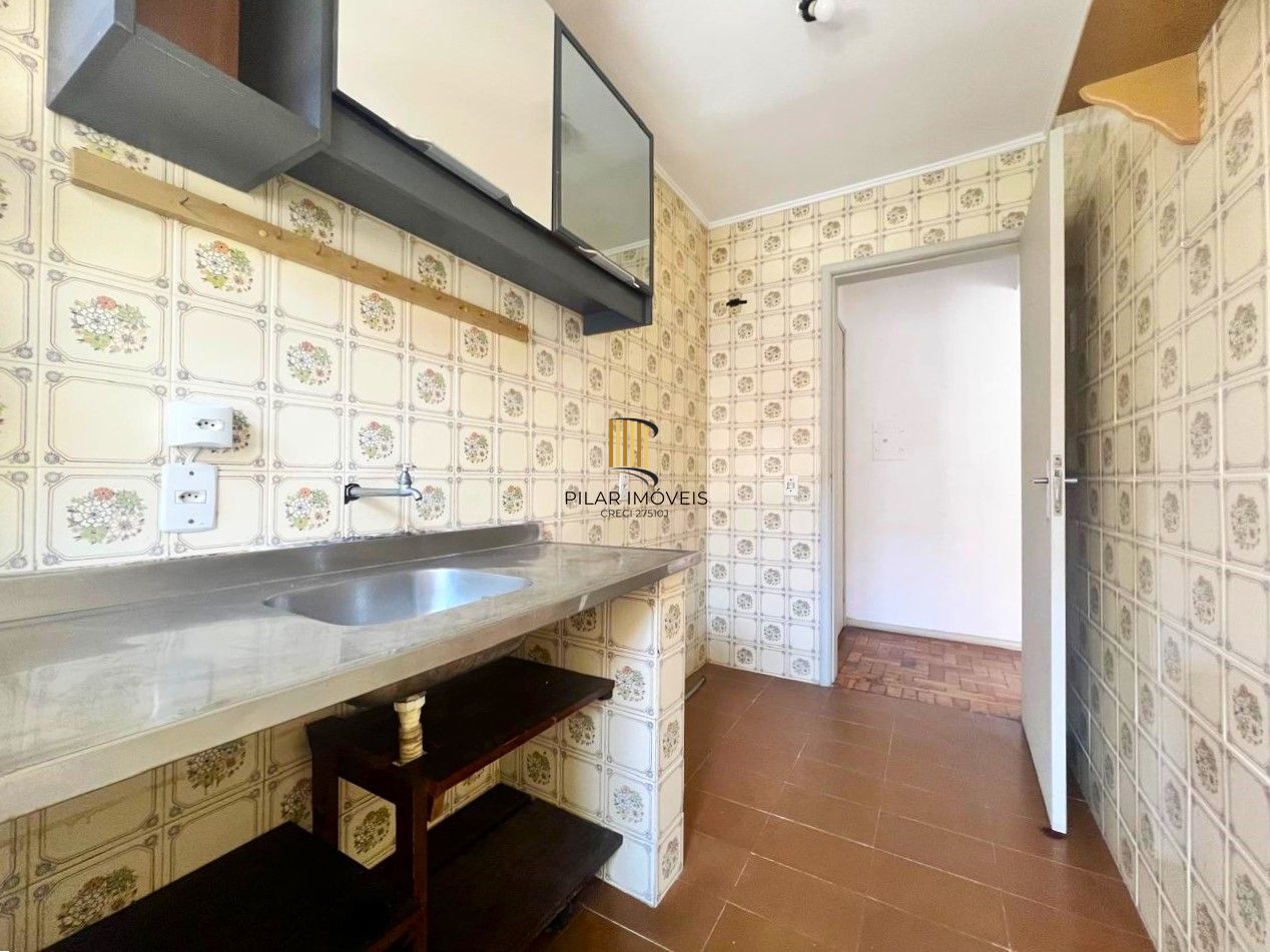 APARTAMENTO 1 DORMITÓRIO COM PORTARIA E ELEVADOR NA RUA GEN. LIMA E SILVA.