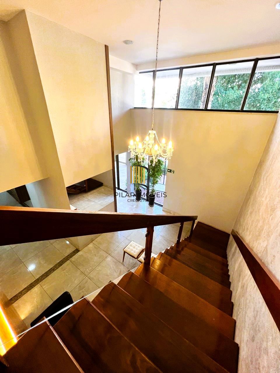 Apartamento 2 dormitórios semimobiliado com box duplo e Infra no Menino Deus