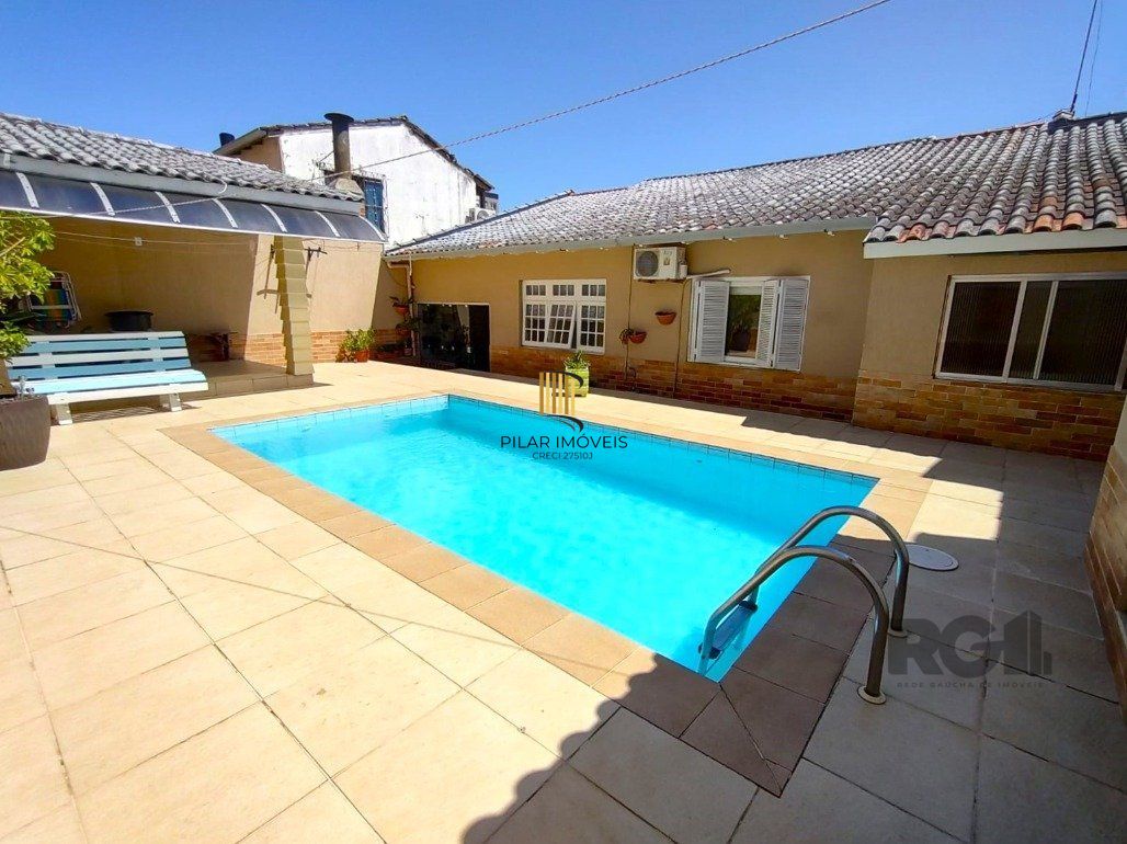 Casa 3 dormitórios no bairro Vila Cachoeirinha