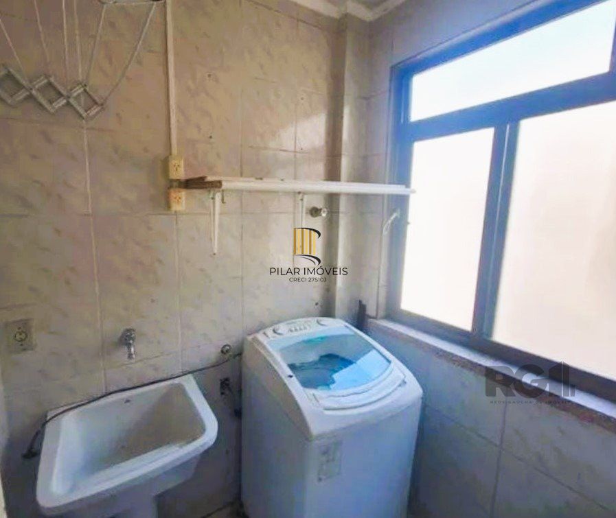 Encantador apartamento  de 1 dormitório, totalmente mobiliado por arquiteto, na Zona Norte de Porto Alegre.