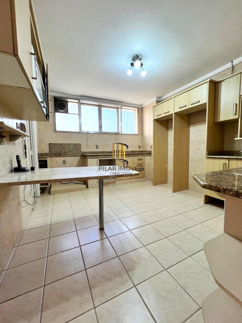 Apartamento 3 dormitórios com vaga em frente a Santa Casa