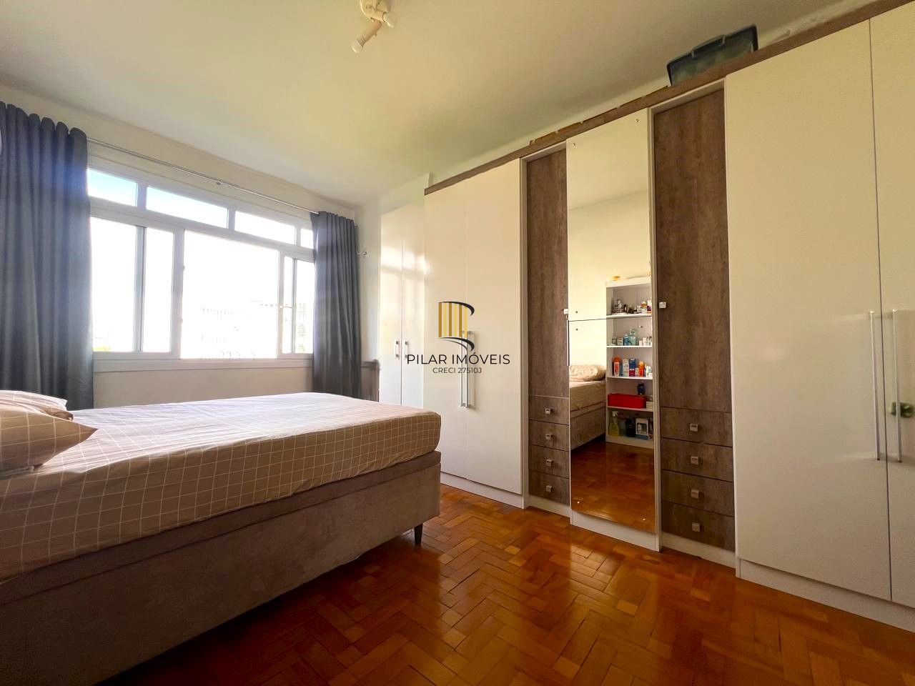 Apartamento 3 dormitórios em Frente a Faculdade de Odonto  e  Hosp. Clínicas