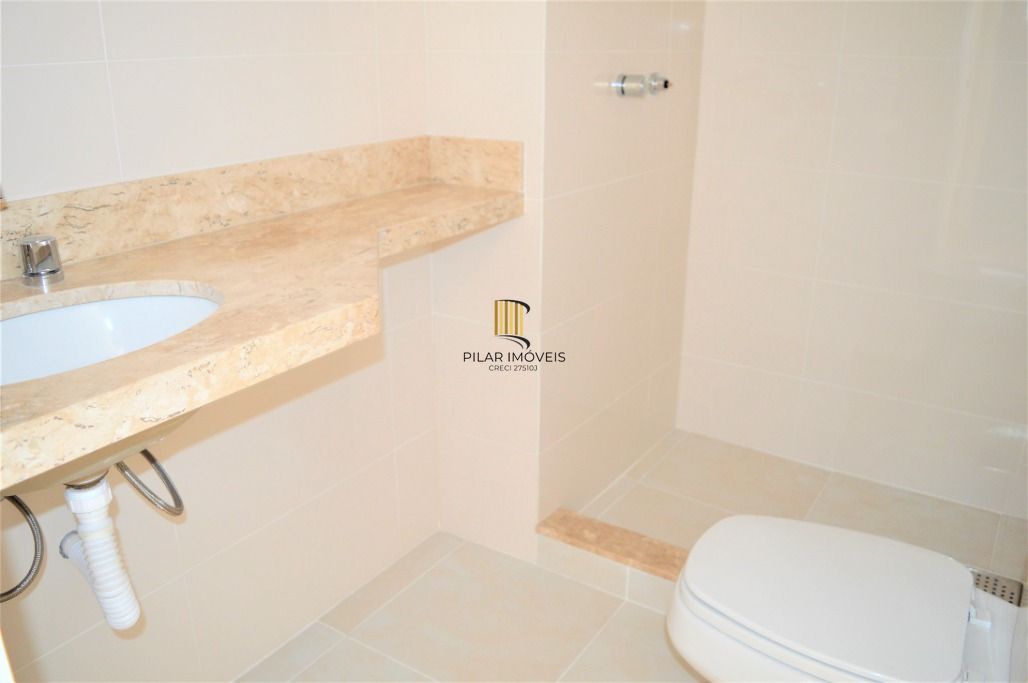 Lindo apartamento 2 dormitórios com 1 suíte, amplo garden e 2 vagas no Bairro Bom Fim.