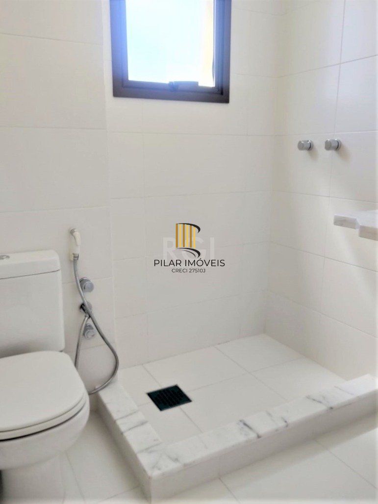 Excelente apartamento 2 dormitórios com  duas suítes,lavabo e vaga coberta próximo Av: Goethe