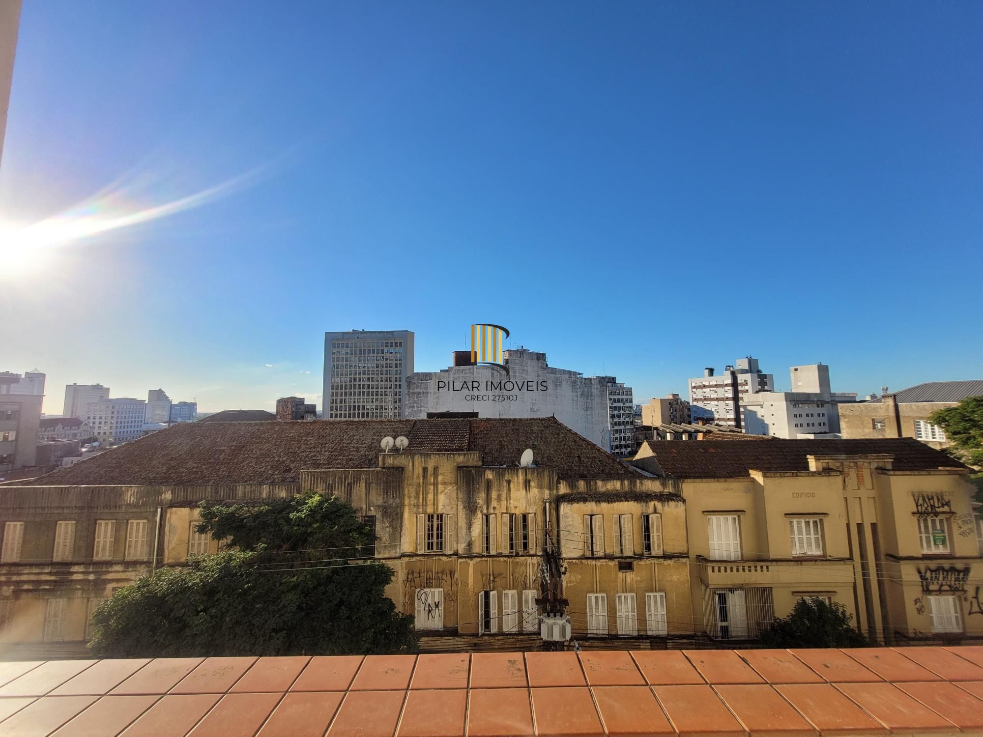 Excelente apartamento 2 dormitórios com  vista espetacular e sacada  na Rua :Dr. Barros Cassal .