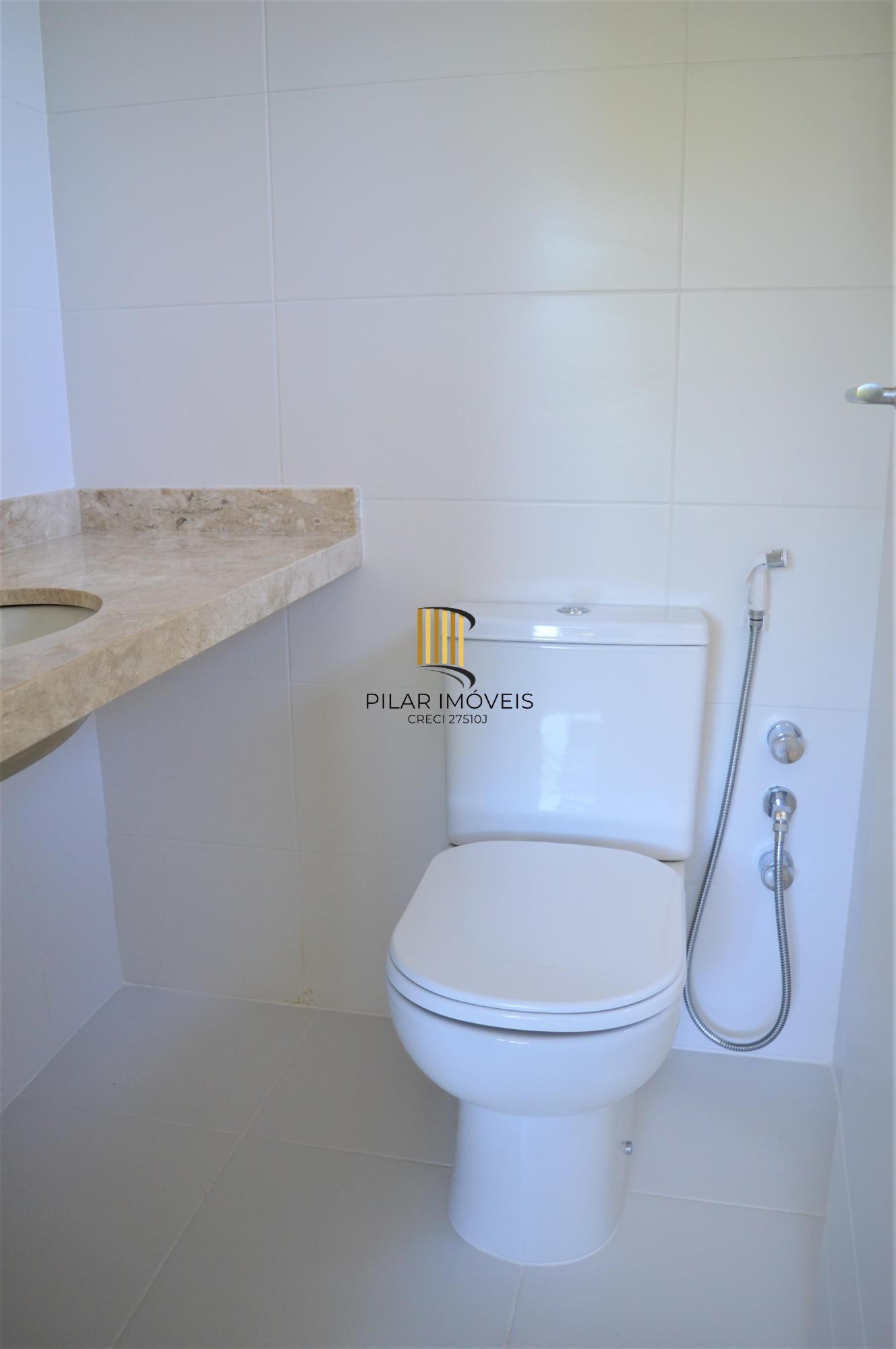 Apartamento com  2 suítes e lavabo em frente ao Parque da Redenção