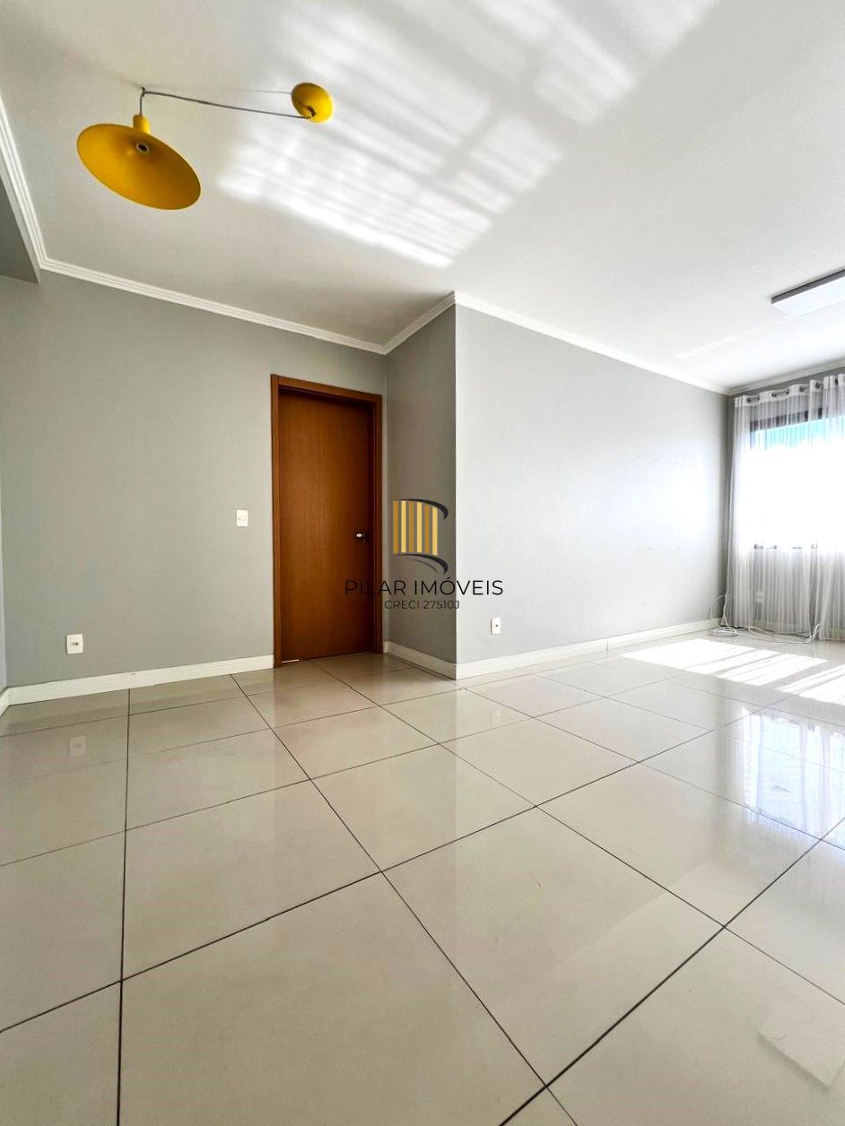 Apartamento 2 dormitórios semimobiliado com box duplo e Infra no Menino Deus