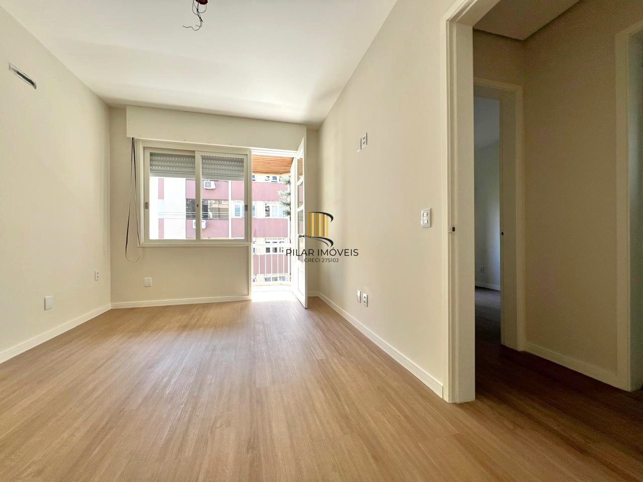 Excelente apartamento 2 dormitórios reformado no Bom Fim