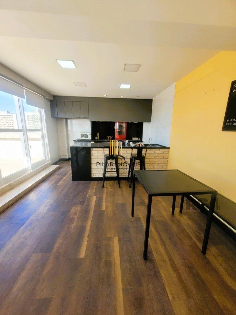 ANDAR INTEIRO NA GALERIA MALCOM 22º - SALA COMERCIAL LINDA E REFORMADA