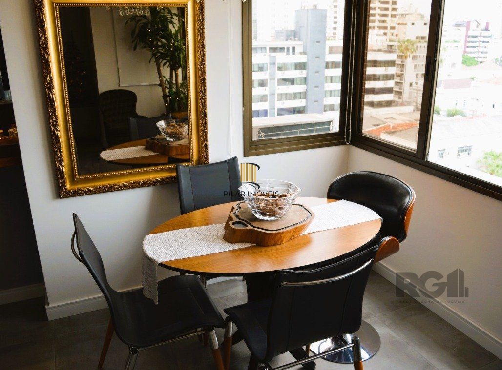 Excelente apartamento 2 dormitórios com  1 suíte e vista panorâmica para o Guaíba