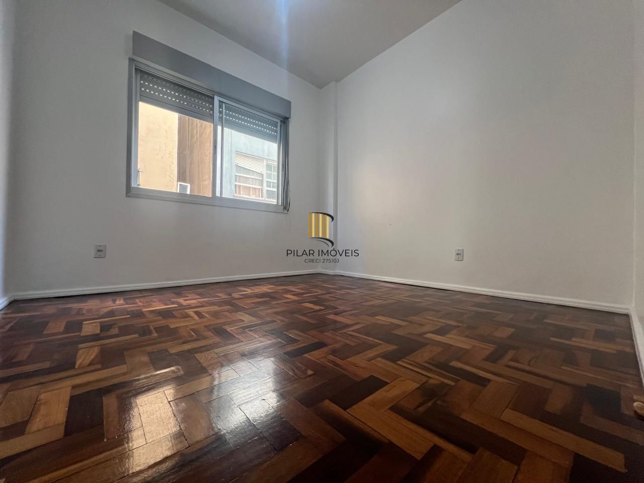 EXCELENTE E AMPLO APARTAMENTO 3 DORMITÓRIOS NO CENTRO - MUITA LUZ E O MELHOR DA VIDA URBANA!