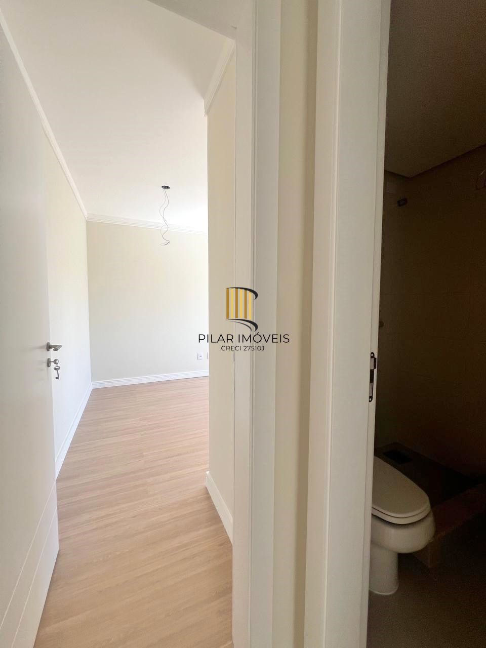 BAIRRO AUXILIADORA - APTO. NOVO 2 DORMITÓRIOS COM 1 SUÍTE E VAGA COBERTA.