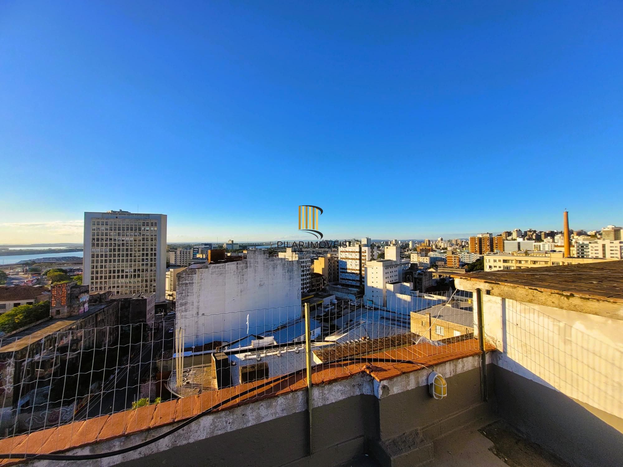 Excelente apartamento 2 dormitórios com  vista espetacular e sacada  na Rua :Dr. Barros Cassal .