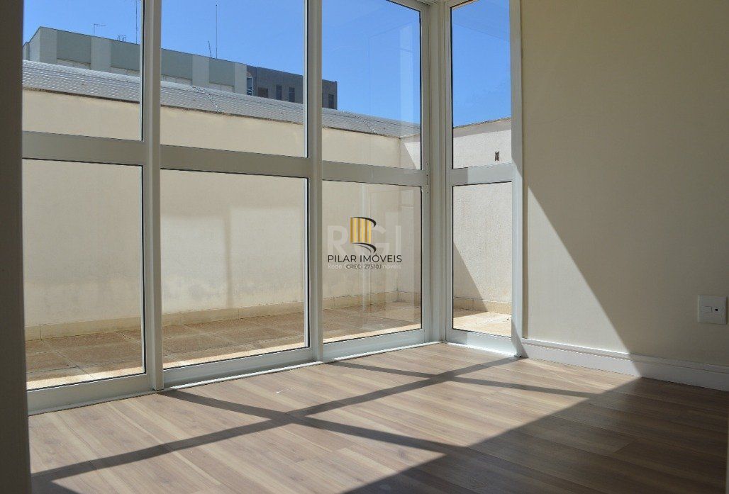 1 Dormitório c/garden, suíte, lavabo, churrasqueira e 1 Box, próximo ao Fórum.