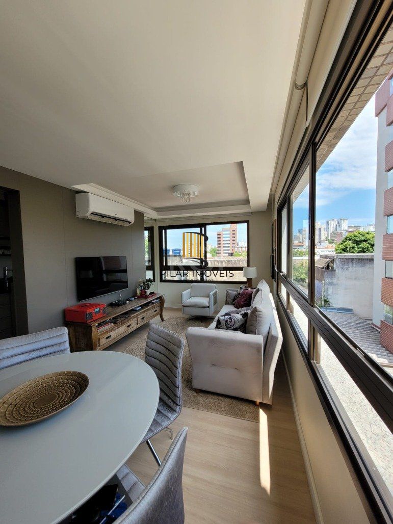 Excelente apartamento 2 dormitórios com box duplo próximo ao Zaffari Cabral