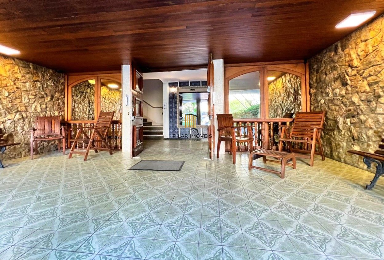 Apartamento 2 dormitórios no Menino Deus