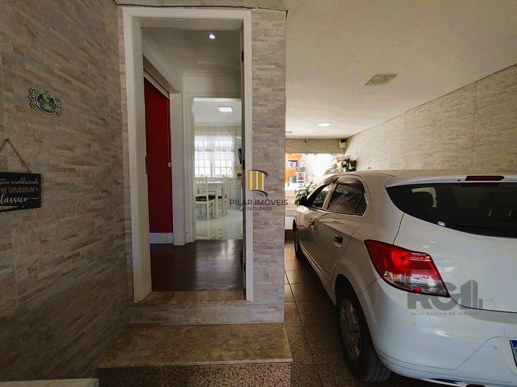 Casa 3 dormitórios no bairro Vila Cachoeirinha