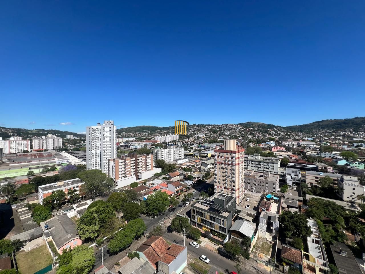 Excelente apartamento 3 dormitórios com duas vagas próximo PUCRS