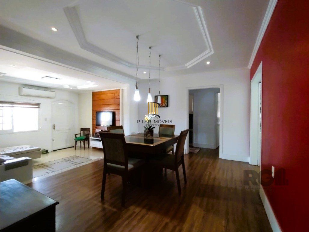 Casa 3 dormitórios no bairro Vila Cachoeirinha