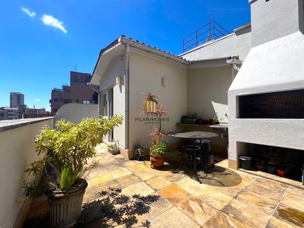 Cobertura 1 dormitório semi mobiliada com piscina e vaga no Bom Fim