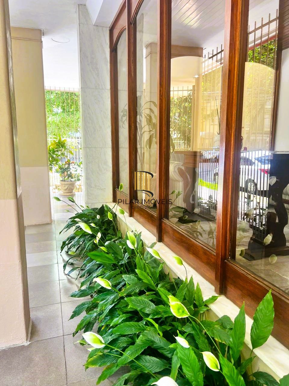 Apartamento 2 dormitórios com dependência em andar alto no Bairro Bom Fim