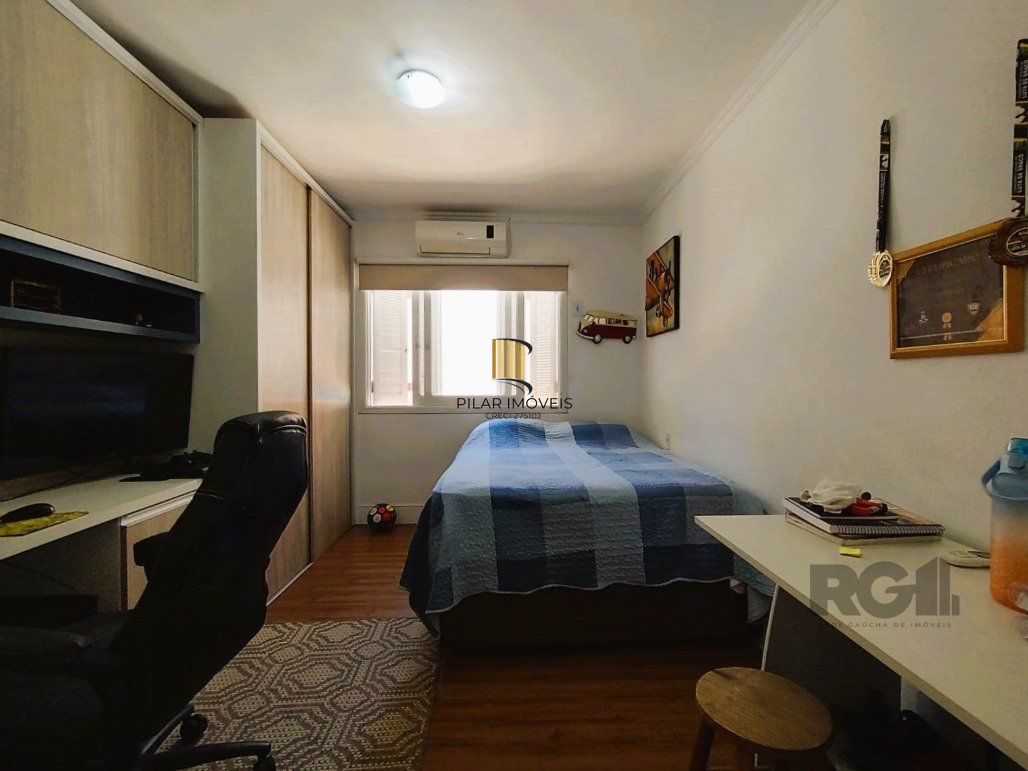 Casa 3 dormitórios no bairro Vila Cachoeirinha