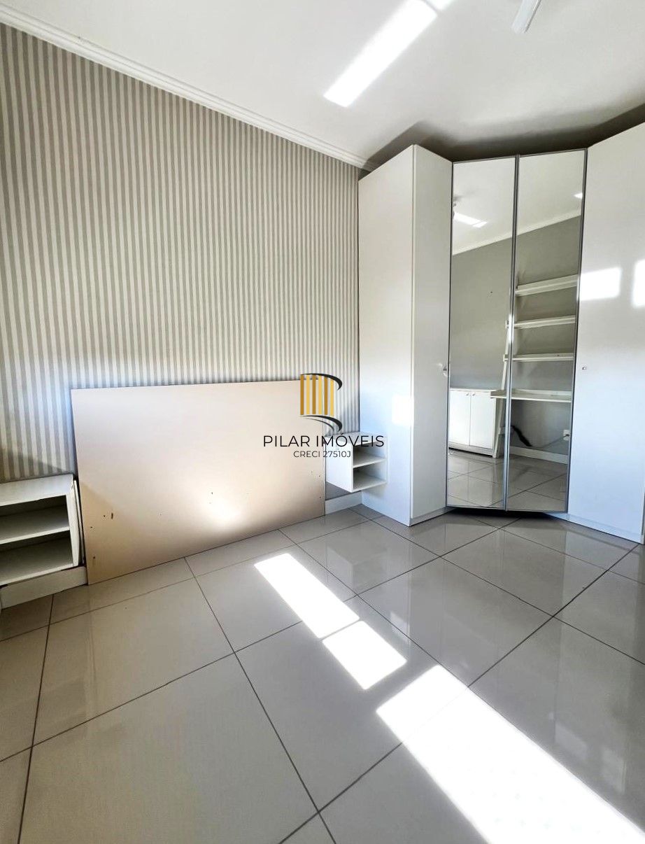 Apartamento 2 dormitórios semimobiliado com box duplo e Infra no Menino Deus