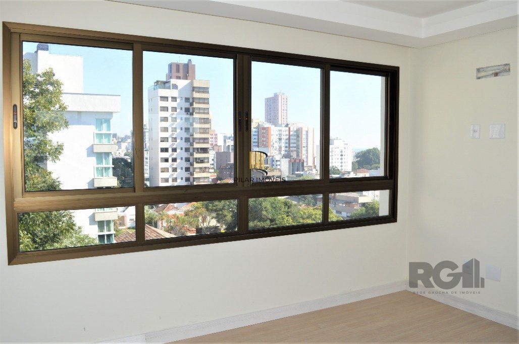 Lindo apartamento 2 dormitórios com 2 suítes, lavabo, vaga de garagem, amplo living 2 ambientes e cozinha com churrasqueira.