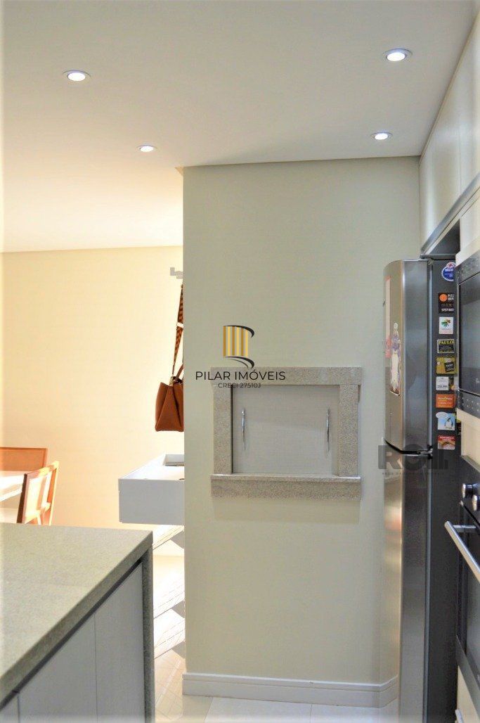 Excelente apartamento 2 dorm. sendo 1 suite, com terraço, churrasqueira, semimobiliado - 1 vaga dupla - Bairro Cidade Baixa