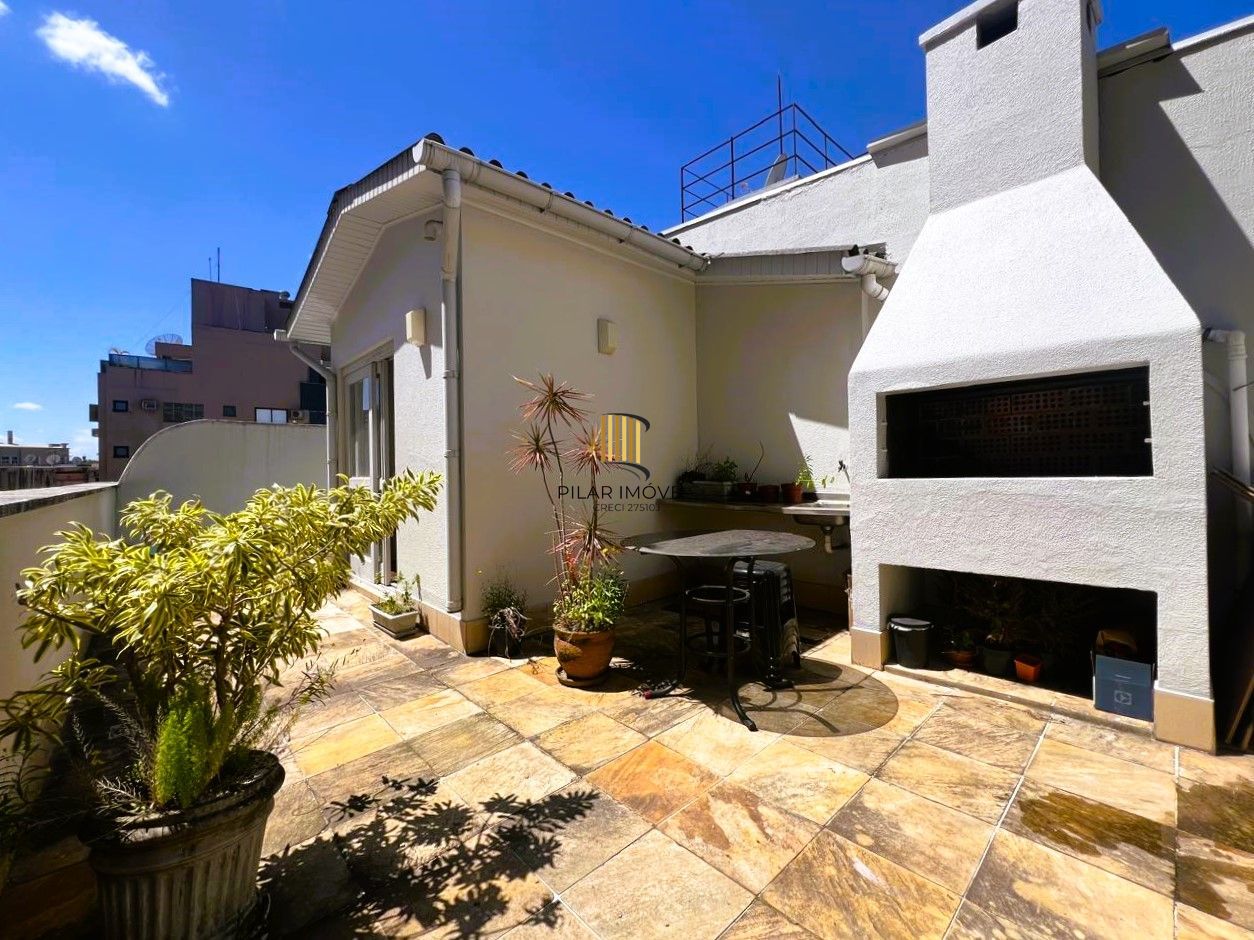 Cobertura 1 dormitório semi mobiliada com piscina e vaga no Bom Fim