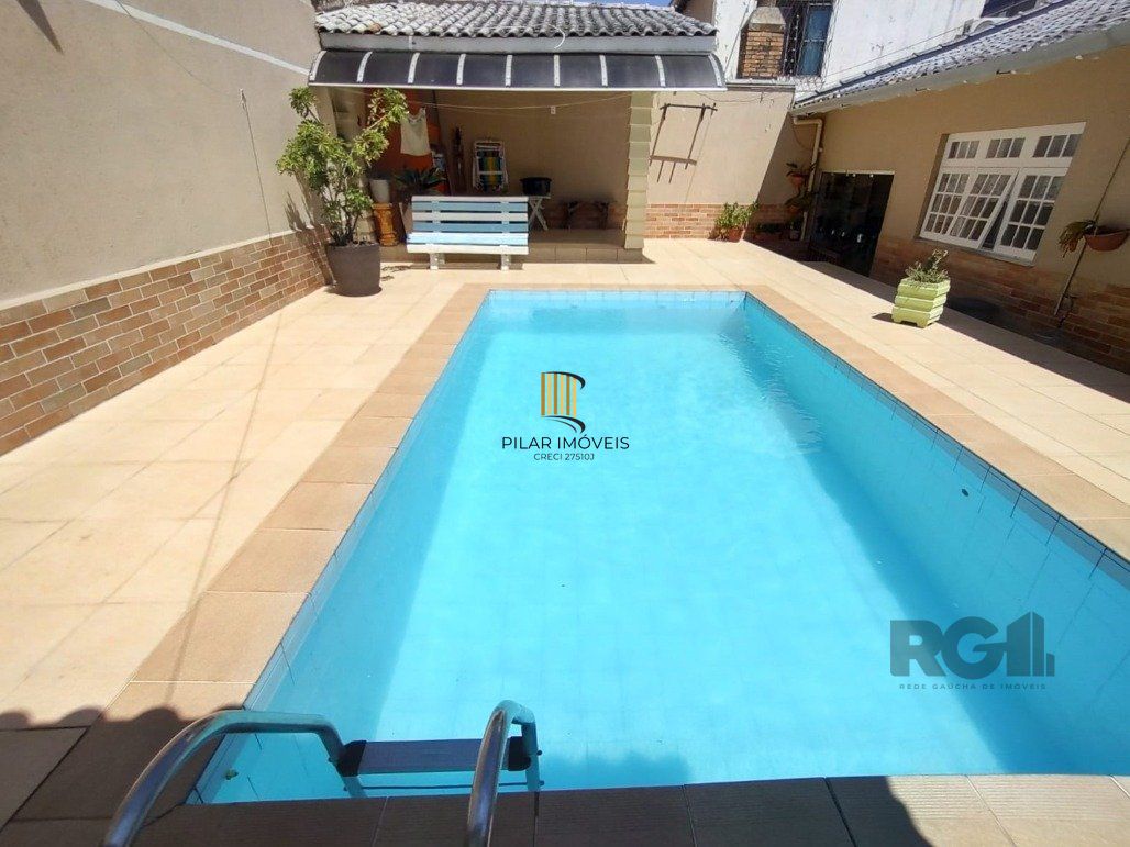 Casa 3 dormitórios no bairro Vila Cachoeirinha