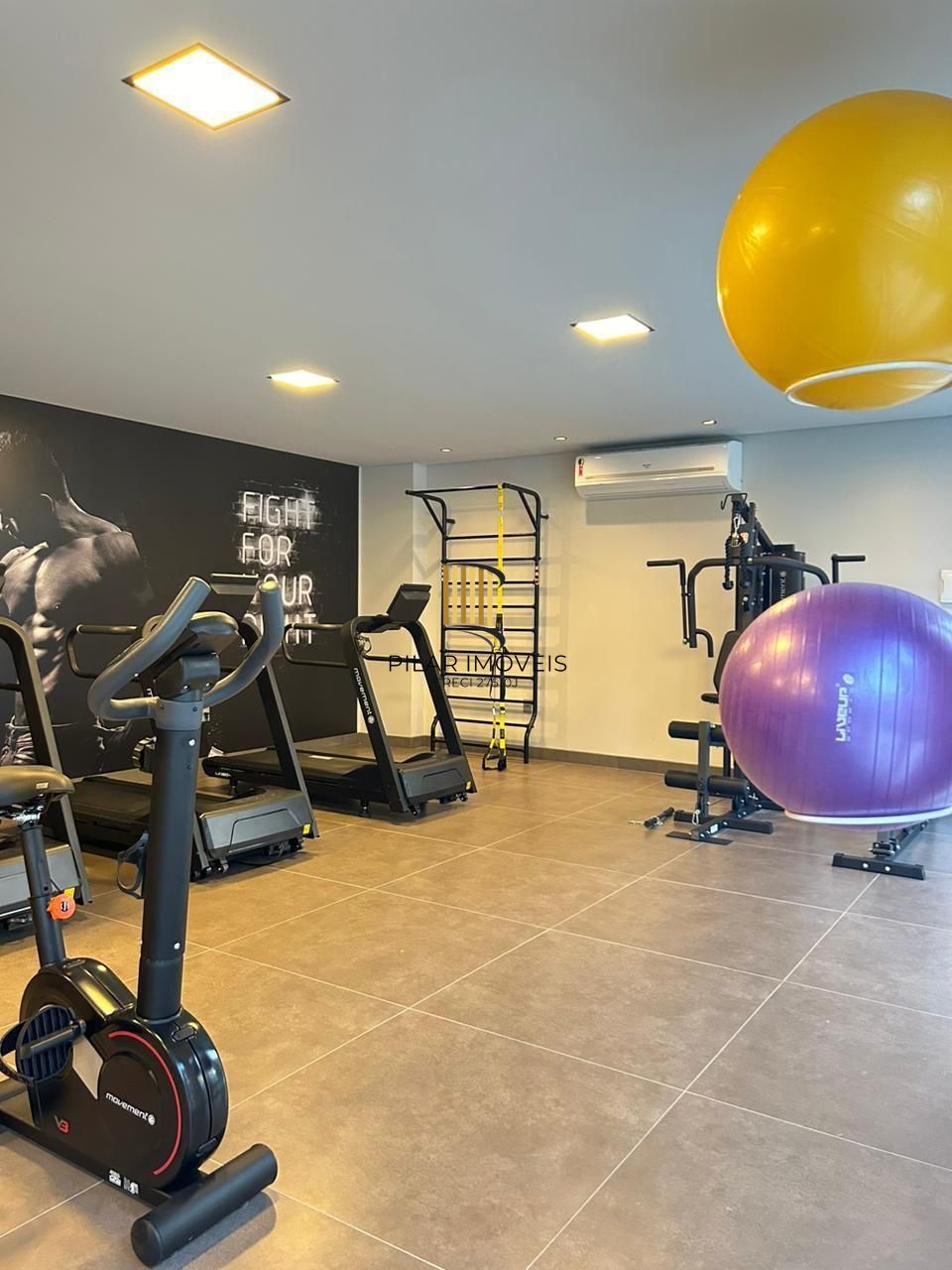 Excelente Studio mobiliado com vaga coberta no Living Resort House