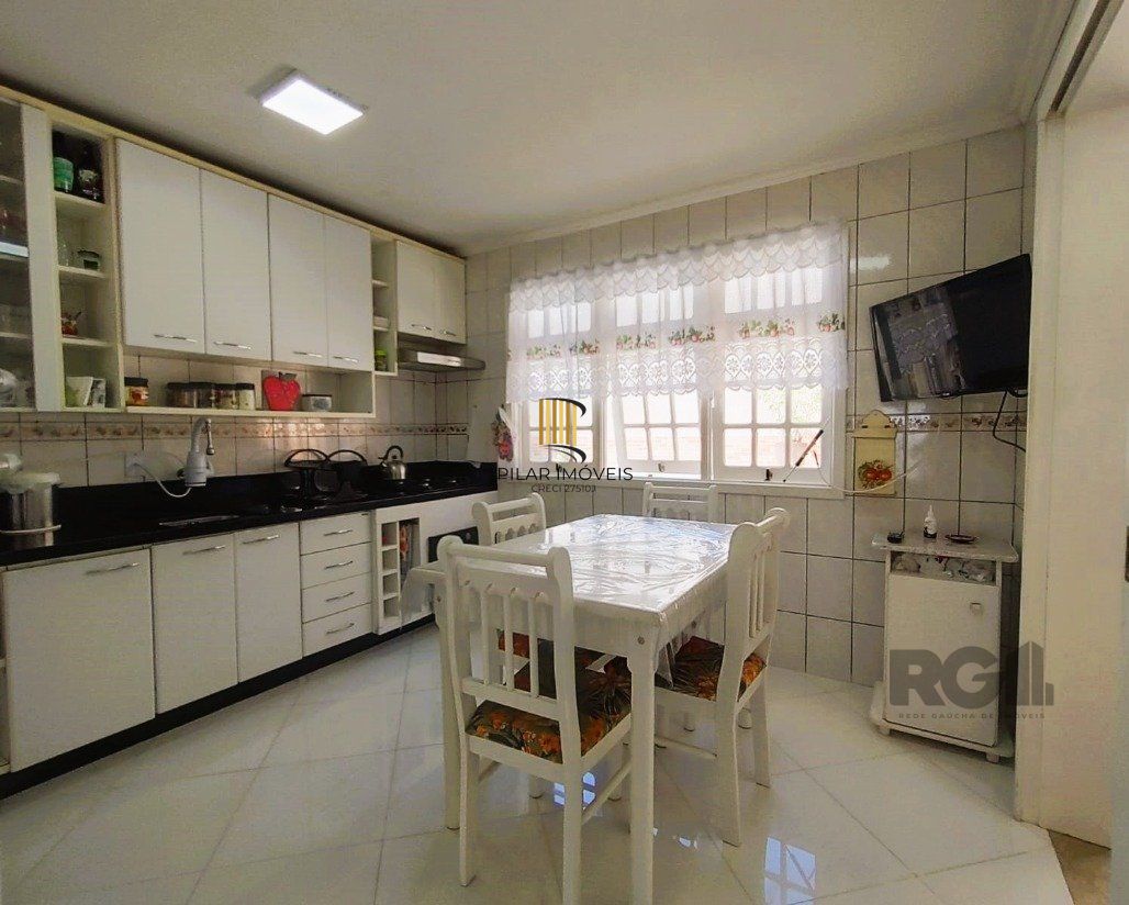 Casa 3 dormitórios no bairro Vila Cachoeirinha